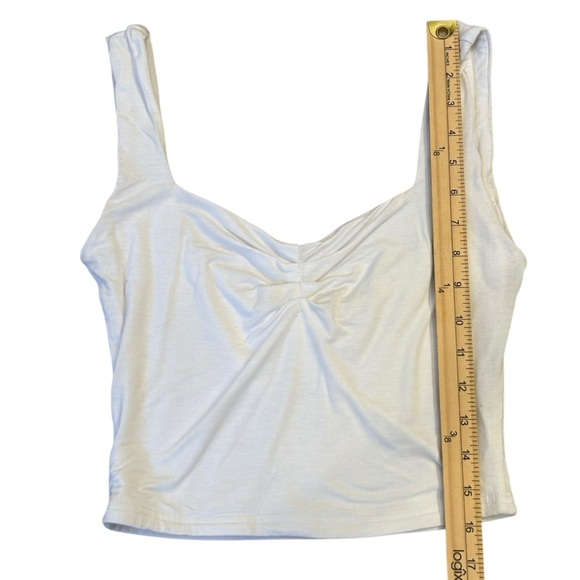 BUNDLE! Set of 2 Tank Tops Black White Medium - Picture 10 of 12